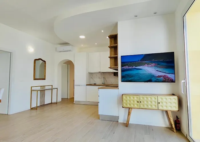 아파트 Attico Da Vinci Luxury Penthouse 올비아