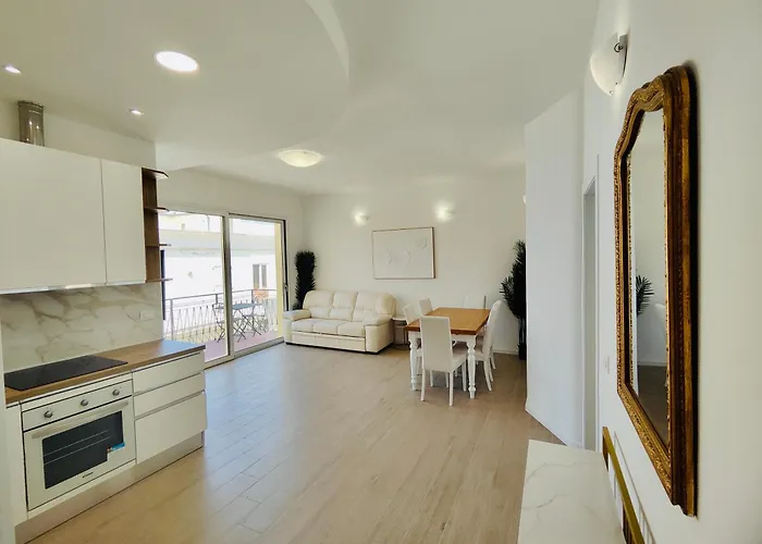 Attico Da Vinci Luxury Penthouse 아파트
