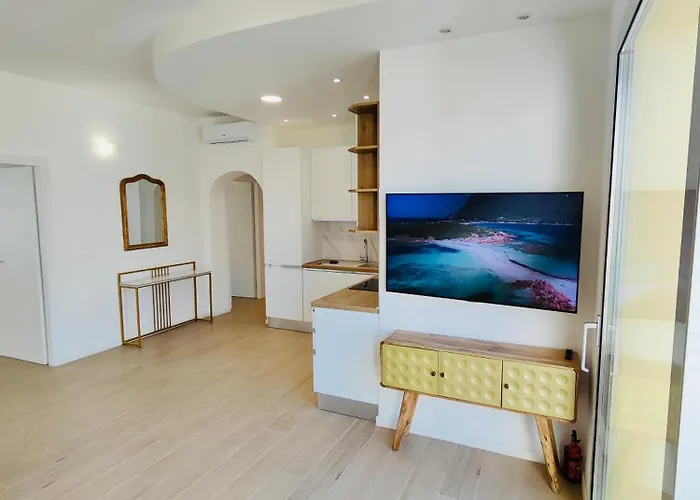 아파트 Attico Da Vinci Luxury Penthouse *