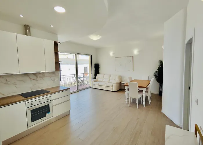 Attico Da Vinci Luxury Penthouse * 올비아